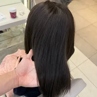 セミロング カラー 似合わせレイヤー 透明感カラーのヘアスタイル