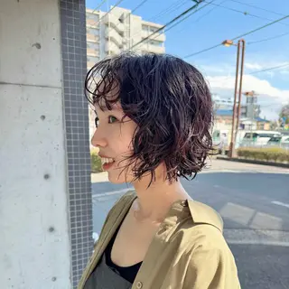ショート パーマ 会田有紀 /切りっぱなしボブのヘアスタイル
