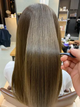ロング 艶髪ストレート/ 理美容師/ショウキのヘアスタイル