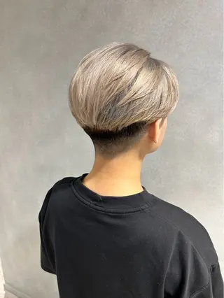 ショート メンズ 髪質改善✨透明感カラ ー🌈シエルブルーのヘアスタイル