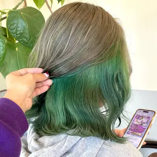 ショート ノエ/ インナーカラー/高岳のヘアスタイル