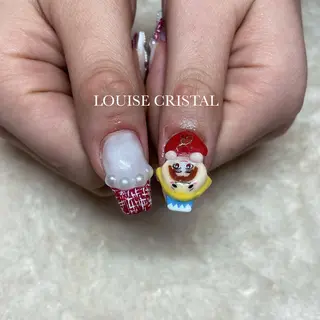 ネイル LOUISE CRYSTALのネイルデザイン