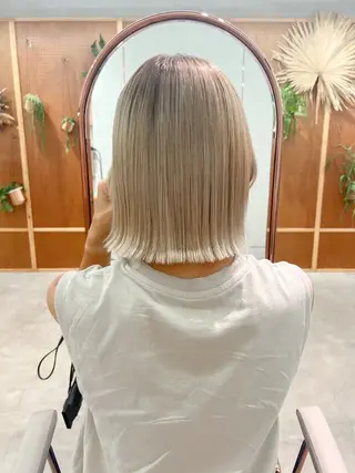 ミディアム 鶴井 美空のヘアスタイル