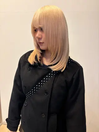 ミディアム カラー 勝野夏希/ハイトーン /ベージュ/松本のヘアスタイル