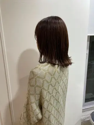 ミディアム カラー MIOベージュカラー 柔らかいカラーのヘアスタイル