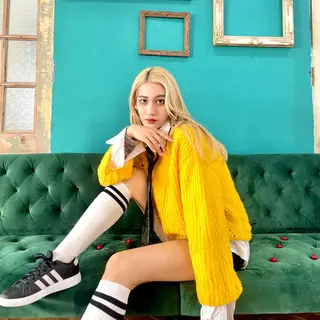 セミロング 髙橋 茉南のヘアスタイル