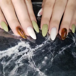 ミディアム ネイル クロキ 。のネイルデザイン