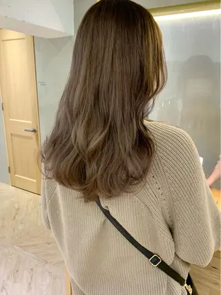 セミロング LOREN＋透明感 オリーブhirokoのヘアスタイル