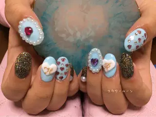 ネイル フラワー ムーンのネイルデザイン