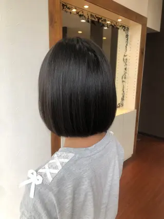 ミディアム 松葉 幸代のヘアスタイル