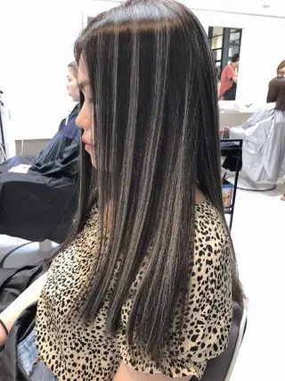 セミロング カラー ヘアアレンジ 透明感/レイヤー 🇰🇷tomonaのヘアスタイル