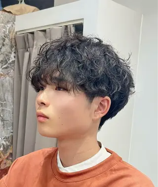 ショート パーマ メンズ calna by ELMO  上ノ井のヘアスタイル