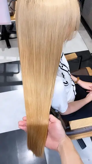 ロング 透明感ブリーチ/ メンズパーマのヘアスタイル