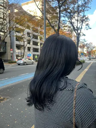 ミディアム まみ/暖色カラー /デザインカラーのヘアスタイル