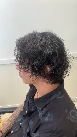 ミディアム パーマ メンズ クセを最大限に活かす メンズパーマ奈良大祐のヘアスタイル