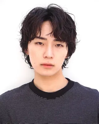 ショート メンズ 波巻き/ツイスパ ⭐️岡安のヘアスタイル