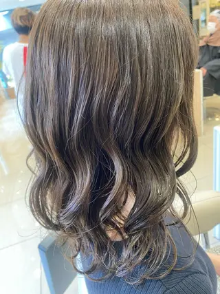 カラー 🩵波巻き／ツイスパ HARU💎のヘアスタイル