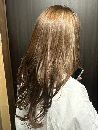 ロング カラー ステージレコ江坂店所属・カツヤマ モエのヘアスタイル