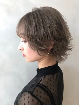 ショート カラー 艶ハイトーンブリーチ 🌈小林侑雅のヘアスタイル