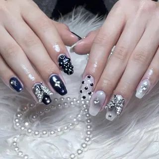 ネイル RAFFINE 月🦋🩵のネイルデザイン