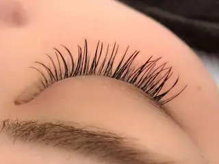 マツエク・マツパ 岡田詩織 MODE Ks松原店のヘアスタイル