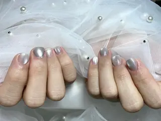ネイル エリアネイルサロン所属・つ きのネイルデザイン