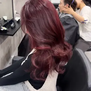 ロング カラー _WHITE +南海難波所属・YUMI YUMIのヘアスタイル