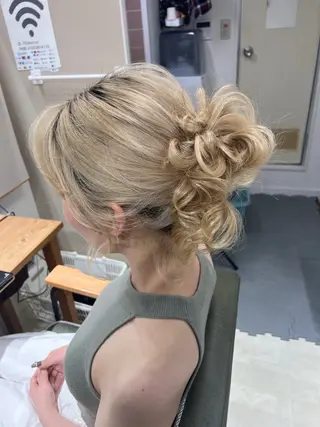 ロング ヘアアレンジ 山室 敬義のヘアスタイル