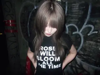 ロング AIRA/ブリーチ ‪/透明感カラーのヘアスタイル