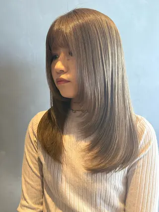 セミロング カラー 長谷川 沙紀のヘアスタイル