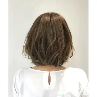 ミディアム カラー 若林 美由希のヘアスタイル