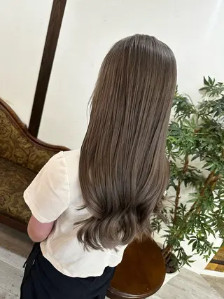 ロング カラー 大潮 梨奈のヘアスタイル