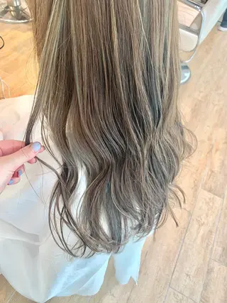 セミロング カラー ✨カラー支持No.1 🧸ワキ カナコ🧸のヘアスタイル