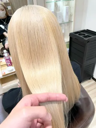 セミロング カラー 🌈派手髪ハイトーン 🌈鈴木亮太🌈のヘアスタイル