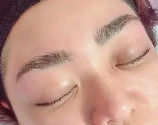 アイブロウ Hug me eyelashのマツエク・マツパデザイン