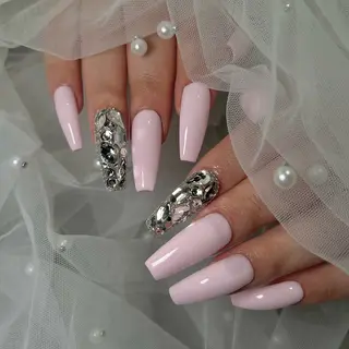 ネイル NEO Beauty Salon所属・𝐍𝐄𝐎 𝐉𝐔𝐑𝐈のネイルデザイン