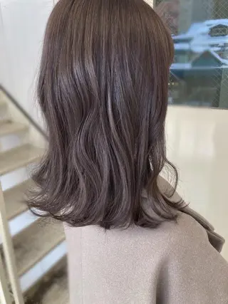 ミディアム roka ノゾミのヘアスタイル