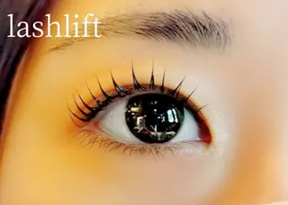 マツエク・マツパ ambi with tiara所属・ambi×tiara NAOKAのマツエク・マツパデザイン