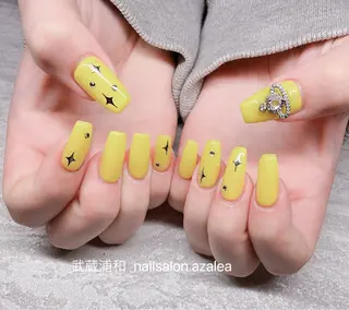 ネイル R inのネイルデザイン