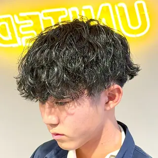 ショート パーマ ヘアアレンジ メンズ 艶カラー の達人のヘアスタイル