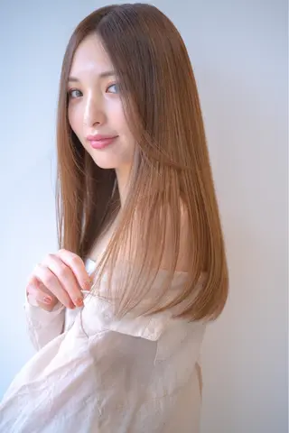ロング パーマ クローバー八木店所属・白髪ぼかし/ショート 福原ないとのヘアスタイル