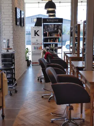 エスウォーク松井 俊男のヘアスタイル