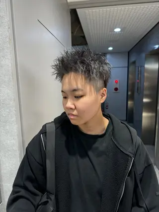 ショート カラー パーマ ヘアアレンジ メンズ スパイキー/フェザー /波巻き/かいとのヘアスタイル