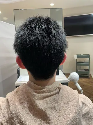 メンズ 頭から整える美容師 松田のヘアスタイル
