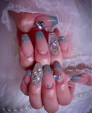 ネイル She   Nail所属・ISA_ BELLAのネイルデザイン