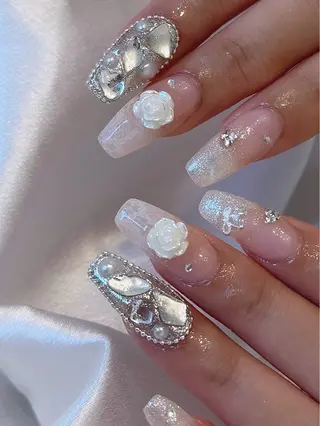 ネイル シュシュ 🎀 girly nailのネイルデザイン