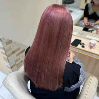ロング Notoミルクティー グレージュカラーのヘアスタイル