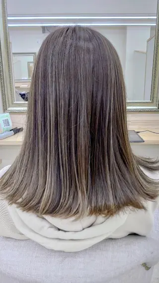 ミディアム . NANAのヘアスタイル