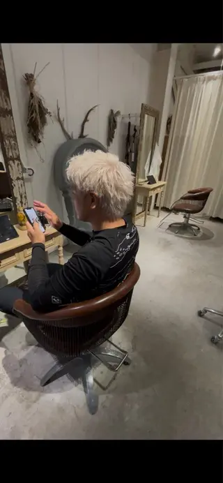 カラー メンズ バレイヤージュ 宮本宗嵩のヘアスタイル