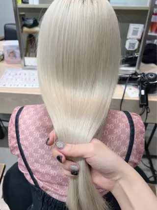 ミディアム カラー sweep˖ ࣪⊹ ルカ┊ケアブリーチのヘアスタイル